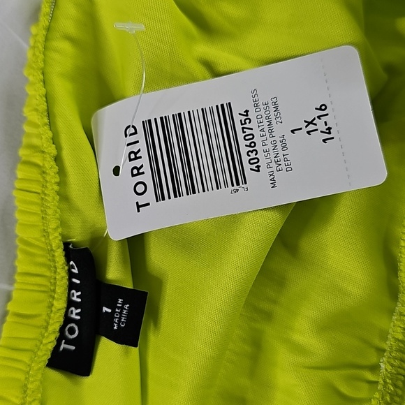 Torrid Maxi Sleeveless V-Neck Adjustable Spaghetti Straps Neon Green Dress. - Picture 3 of 16